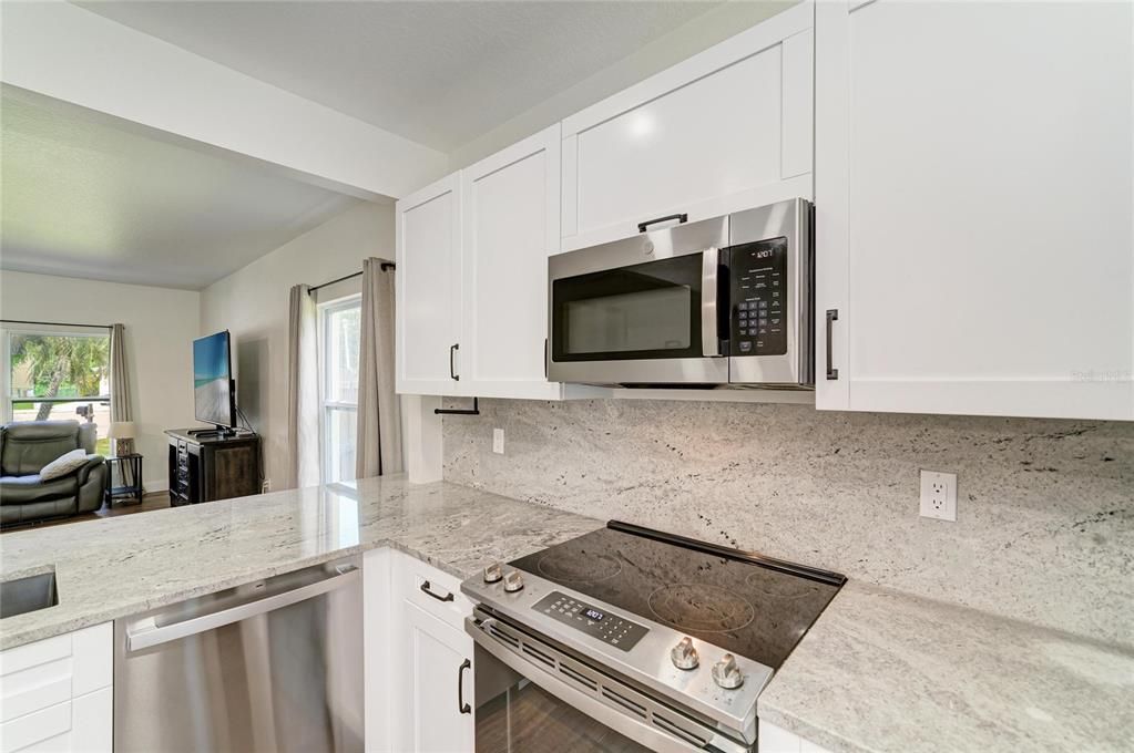 For Sale: $529,000 (5 beds, 2 baths, 1973 Square Feet)