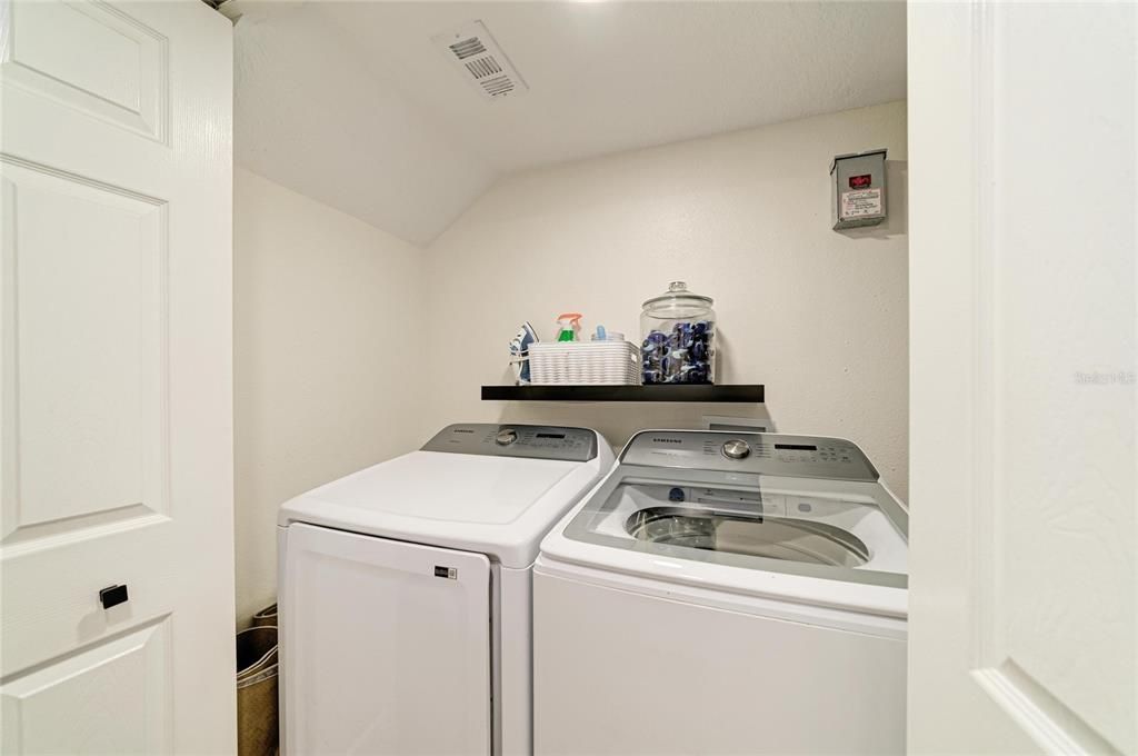 For Sale: $529,000 (5 beds, 2 baths, 1973 Square Feet)
