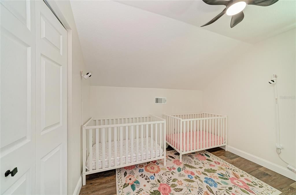 For Sale: $529,000 (5 beds, 2 baths, 1973 Square Feet)