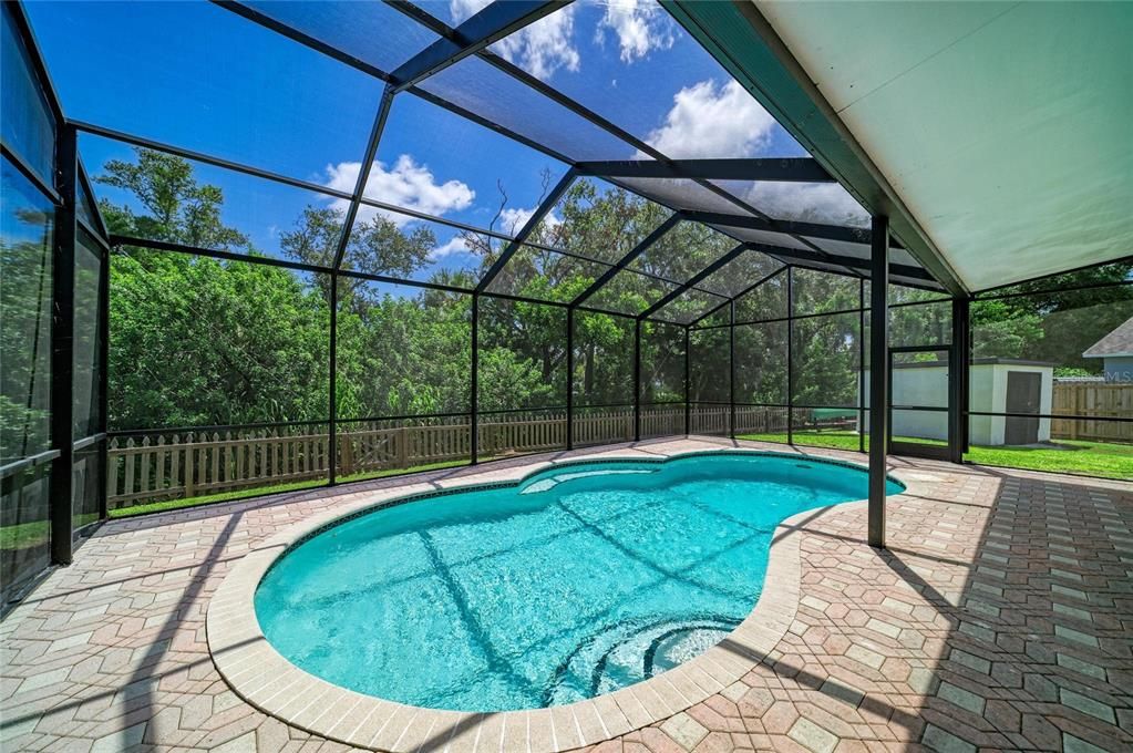 For Sale: $529,000 (5 beds, 2 baths, 1973 Square Feet)