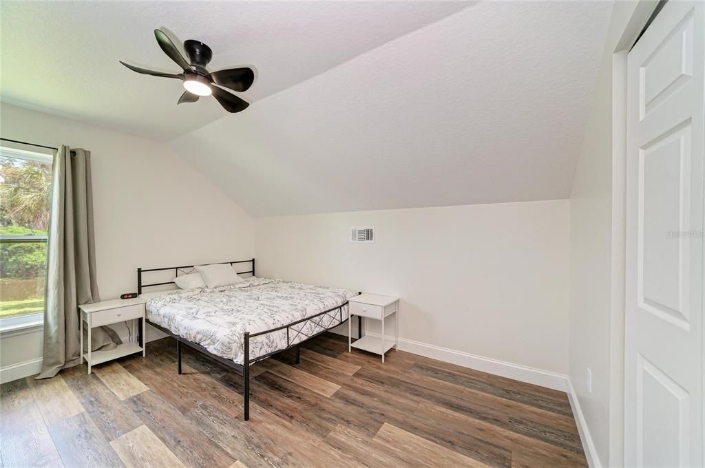 For Sale: $529,000 (5 beds, 2 baths, 1973 Square Feet)