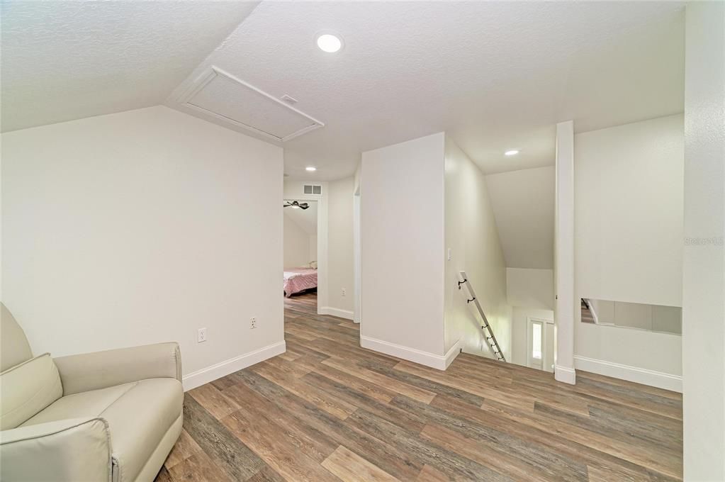 For Sale: $529,000 (5 beds, 2 baths, 1973 Square Feet)