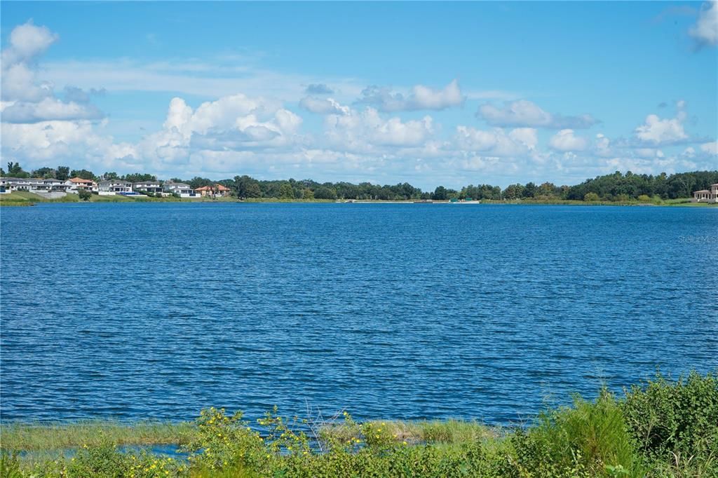 En Venta: $1,100,000 (1.03 acres)