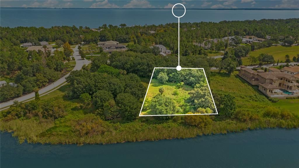 En Venta: $1,100,000 (1.03 acres)