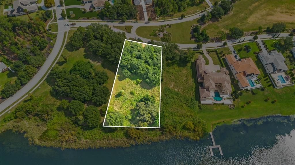 En Venta: $1,100,000 (1.03 acres)