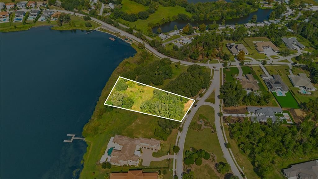 En Venta: $1,100,000 (1.03 acres)