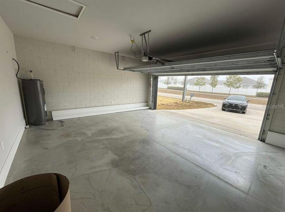 For Rent: $2,200 (4 beds, 2 baths, 1833 Square Feet)