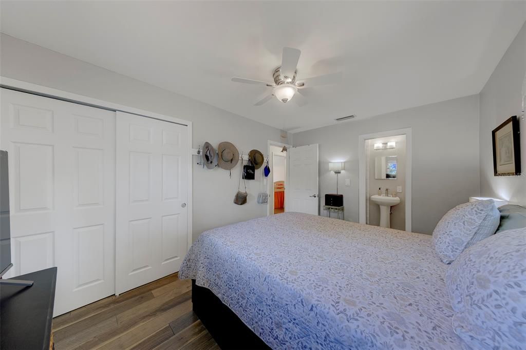 En Venta: $479,900 (3 camas, 2 baños, 1354 Pies cuadrados)