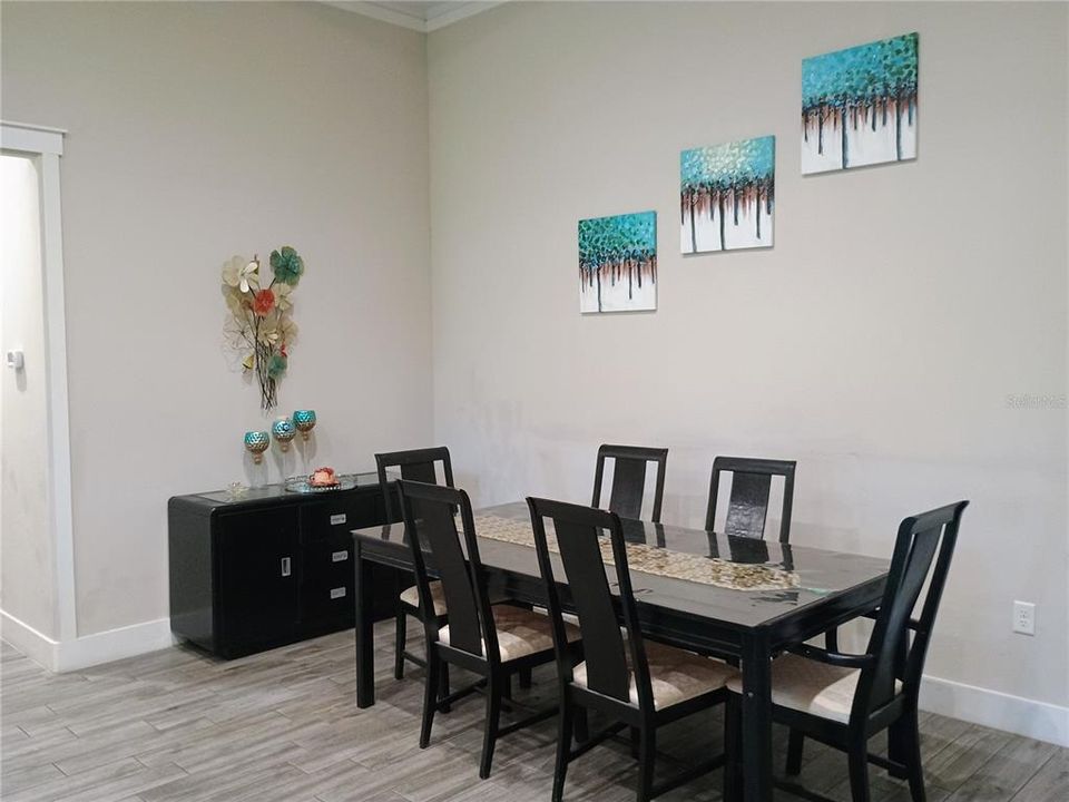 For Rent: $4,500 (6 beds, 4 baths, 3238 Square Feet)