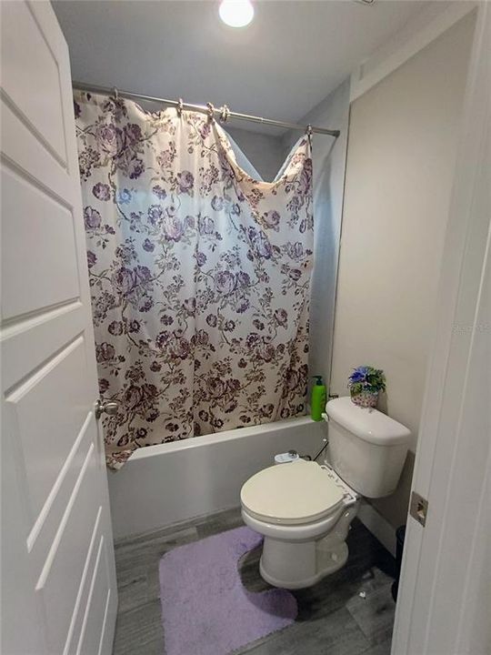 For Rent: $4,500 (6 beds, 4 baths, 3238 Square Feet)