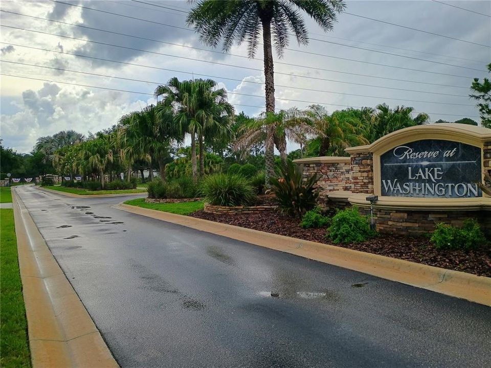For Rent: $4,500 (6 beds, 4 baths, 3238 Square Feet)