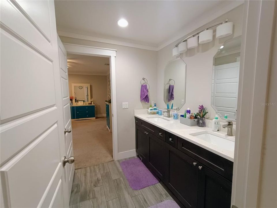 For Rent: $4,500 (6 beds, 4 baths, 3238 Square Feet)