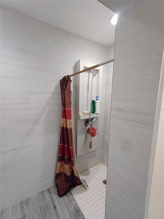 For Rent: $4,500 (6 beds, 4 baths, 3238 Square Feet)