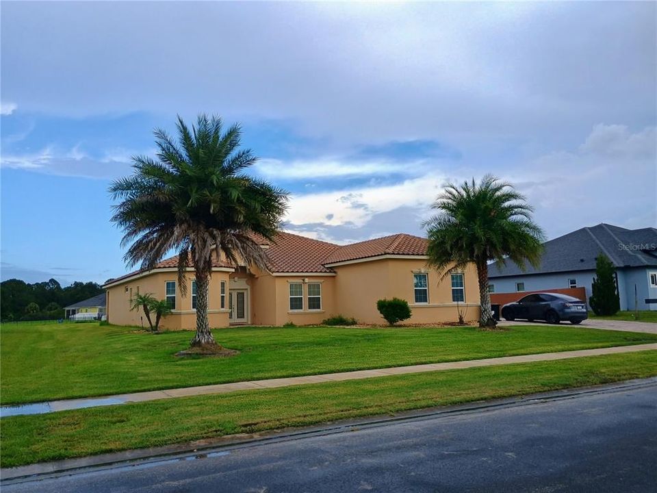 For Rent: $4,500 (6 beds, 4 baths, 3238 Square Feet)