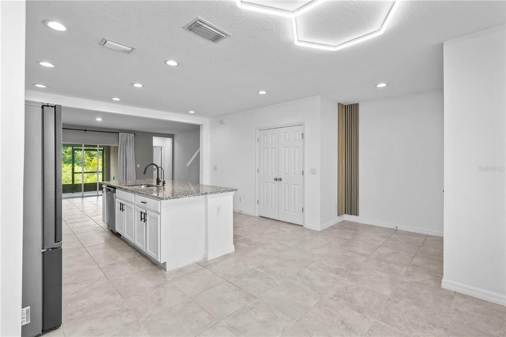 For Rent: $2,100 (3 beds, 2 baths, 1606 Square Feet)