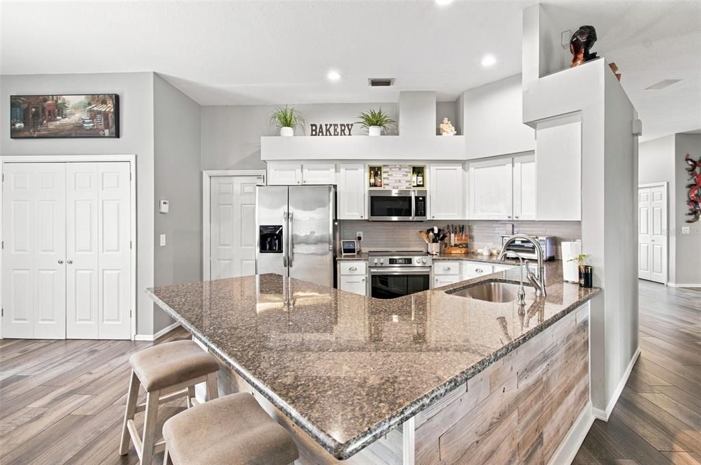 For Sale: $479,900 (3 beds, 2 baths, 1997 Square Feet)