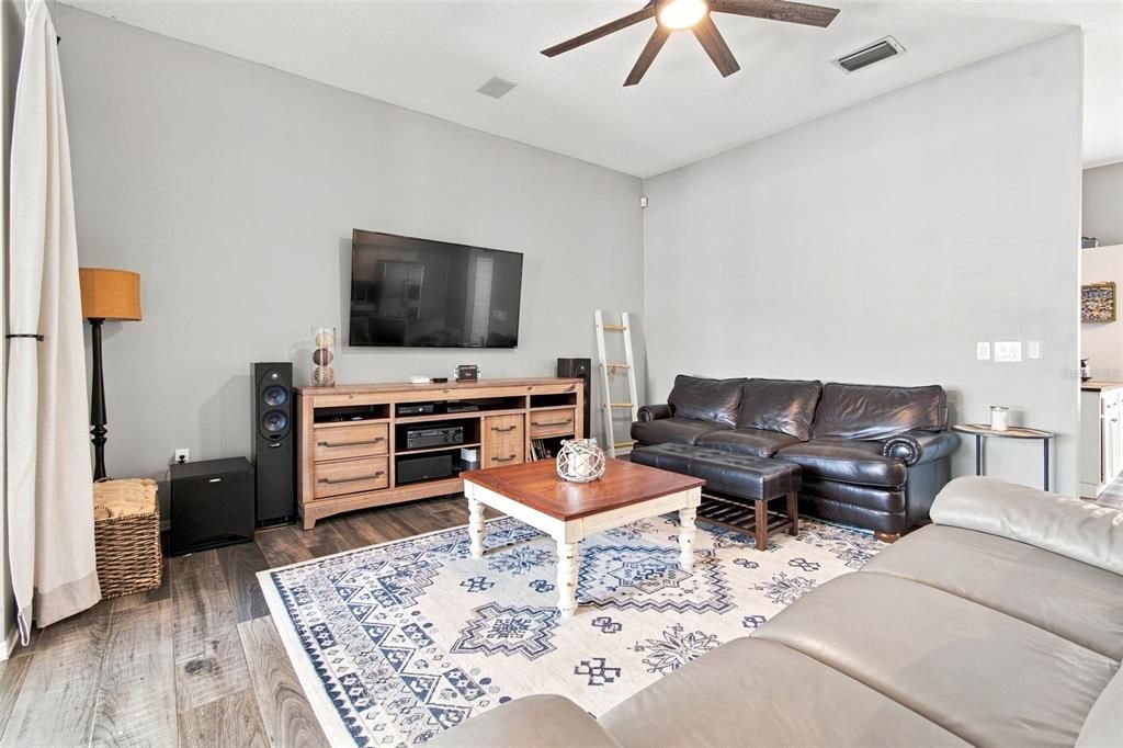 For Sale: $479,900 (3 beds, 2 baths, 1997 Square Feet)