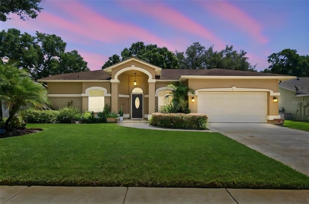 For Sale: $479,900 (3 beds, 2 baths, 1997 Square Feet)