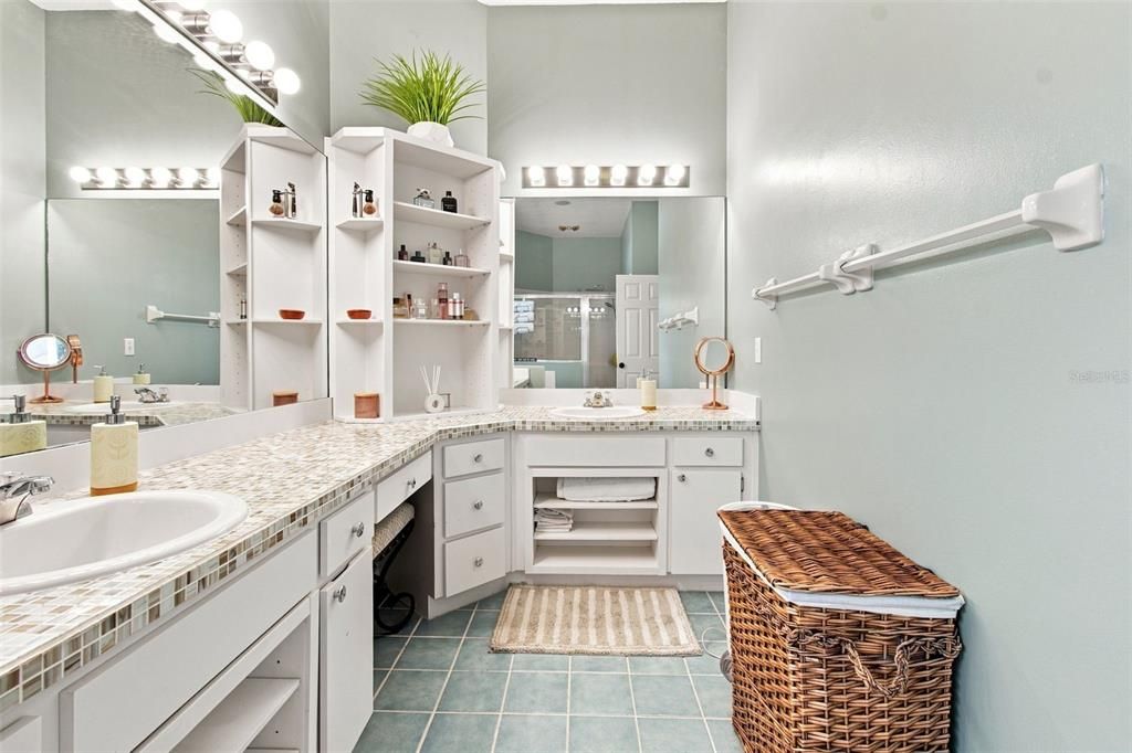 For Sale: $479,900 (3 beds, 2 baths, 1997 Square Feet)