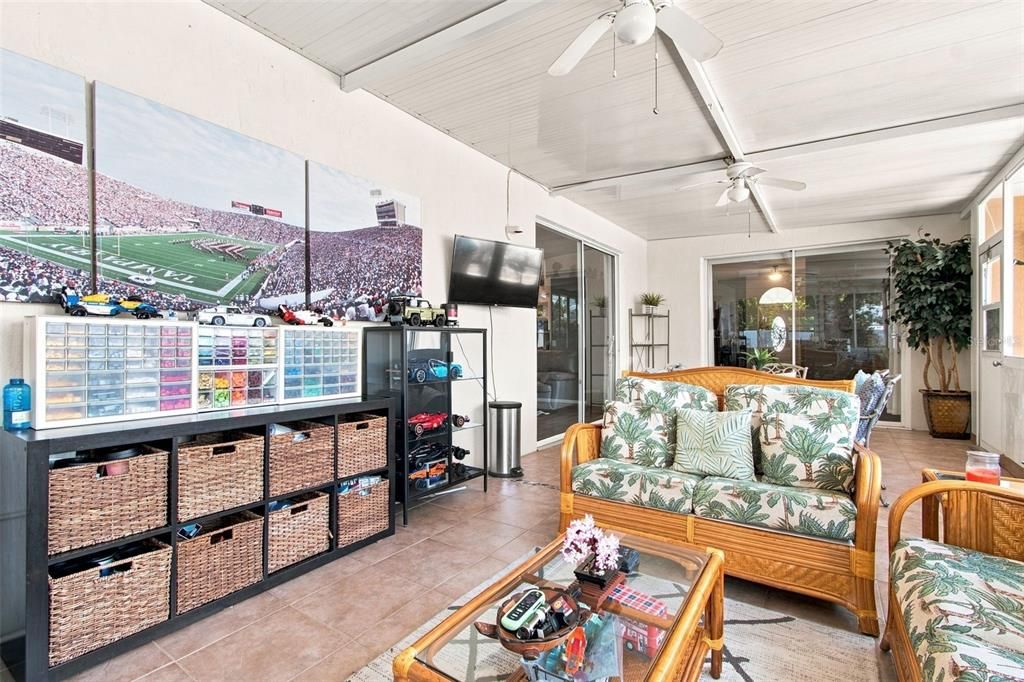 For Sale: $479,900 (3 beds, 2 baths, 1997 Square Feet)