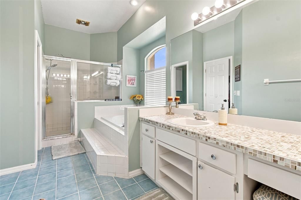 For Sale: $479,900 (3 beds, 2 baths, 1997 Square Feet)