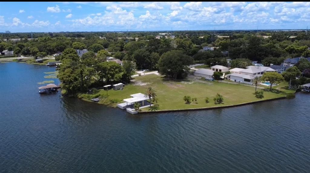 En Venta: $4,299,000 (8.23 acres)