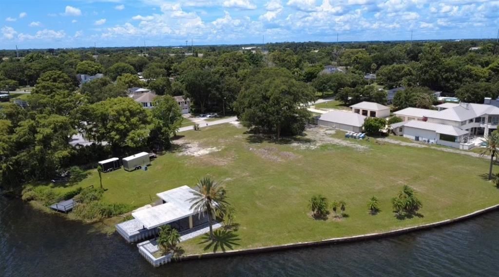 En Venta: $4,299,000 (8.23 acres)