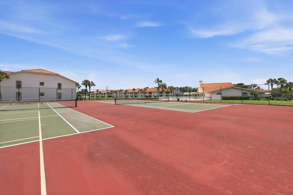 For Sale: $329,000 (2 beds, 2 baths, 1515 Square Feet)