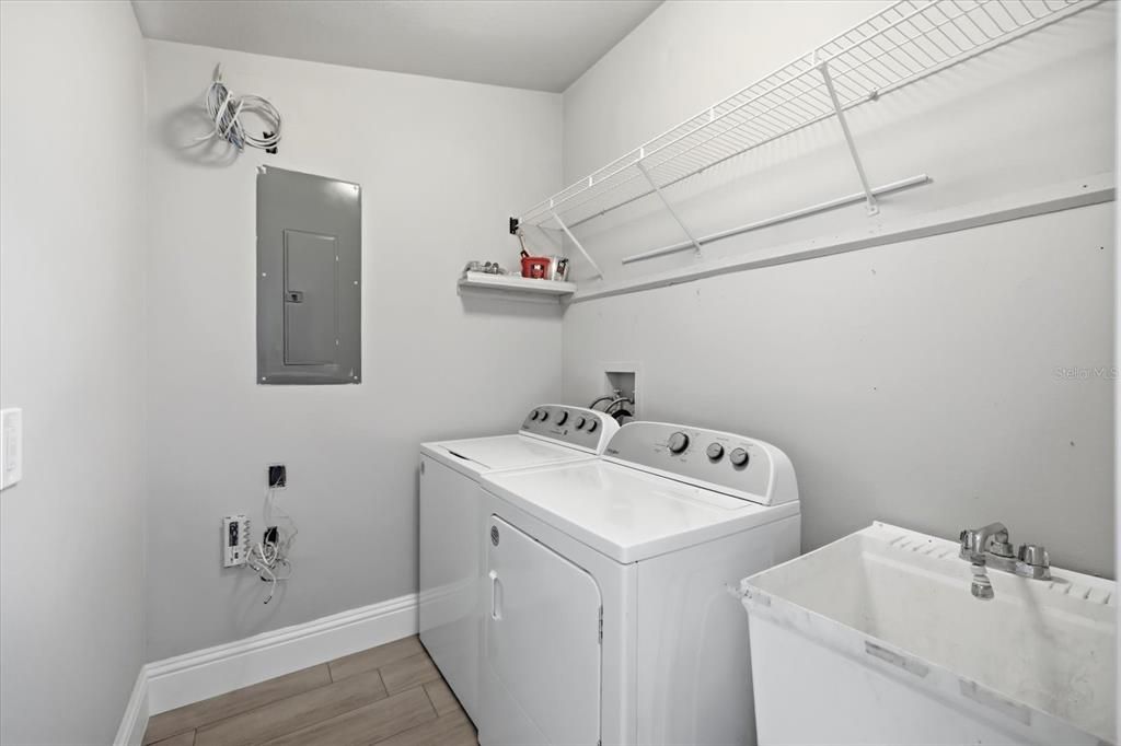 For Sale: $329,000 (2 beds, 2 baths, 1515 Square Feet)