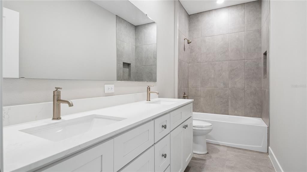 For Sale: $416,900 (4 beds, 3 baths, 2332 Square Feet)