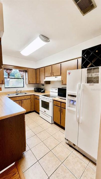 For Sale: $239,500 (3 beds, 2 baths, 1092 Square Feet)