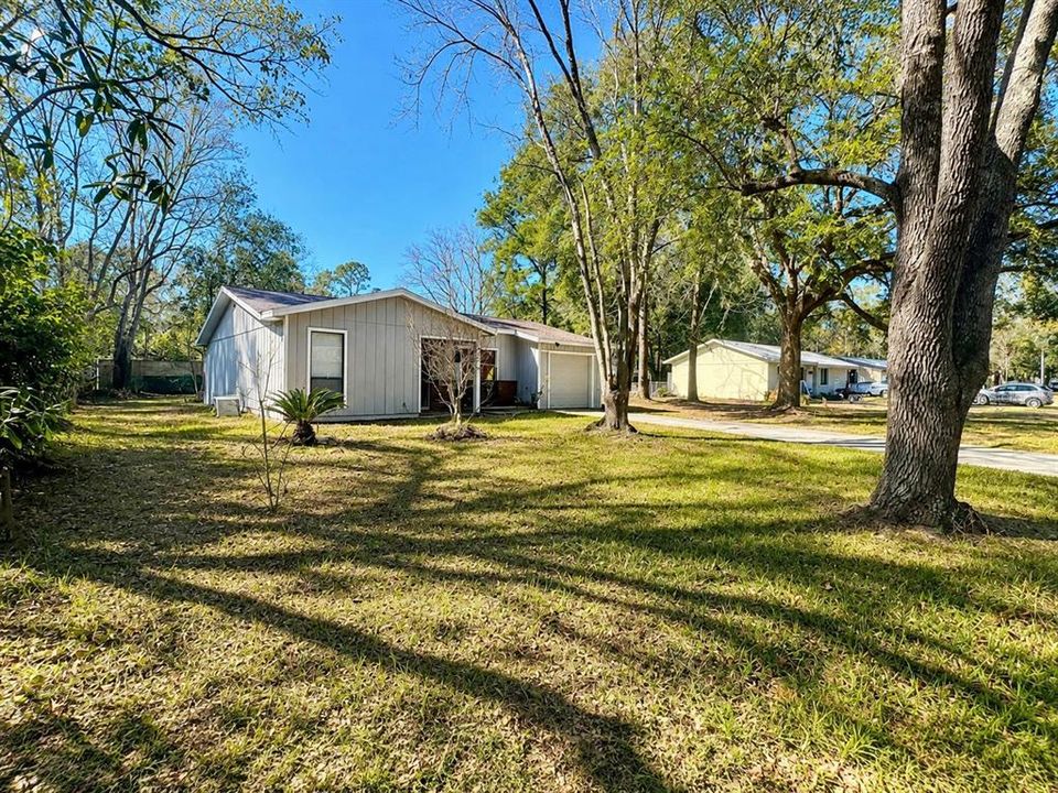 For Sale: $239,500 (3 beds, 2 baths, 1092 Square Feet)