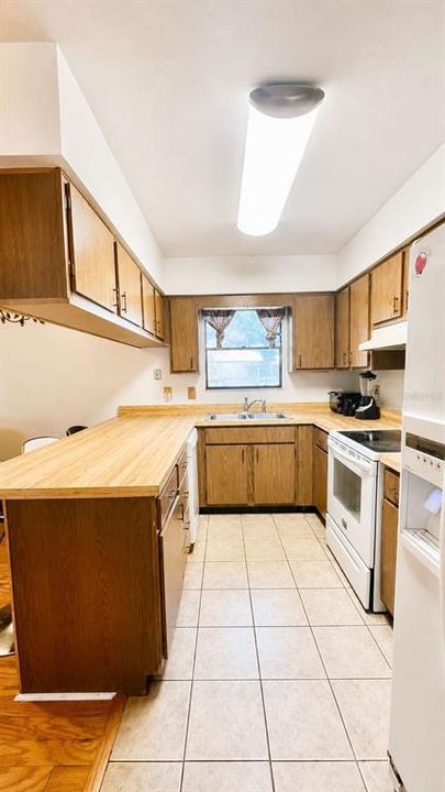 For Sale: $239,500 (3 beds, 2 baths, 1092 Square Feet)
