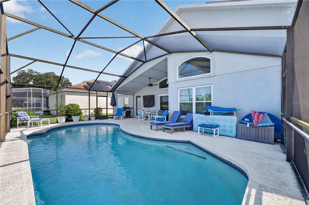 En Venta: $465,000 (3 camas, 2 baños, 2050 Pies cuadrados)