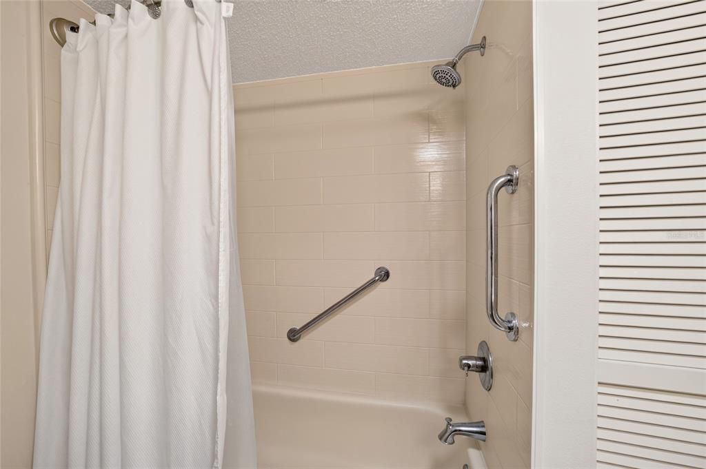 For Sale: $135,000 (2 beds, 2 baths, 1908 Square Feet)
