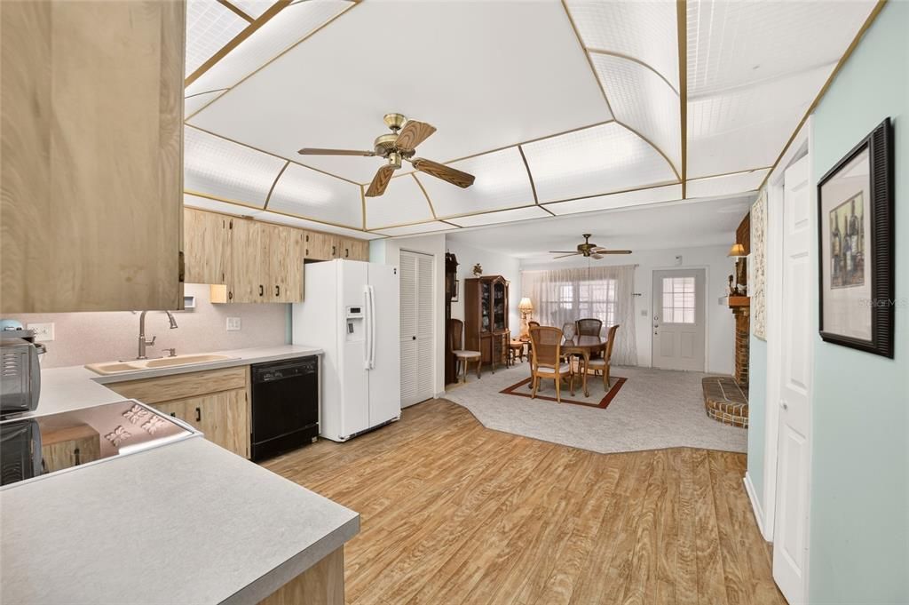 For Sale: $135,000 (2 beds, 2 baths, 1908 Square Feet)