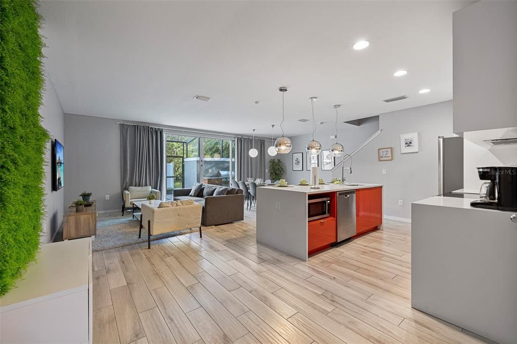 En Venta: $415,000 (4 camas, 3 baños, 1778 Pies cuadrados)