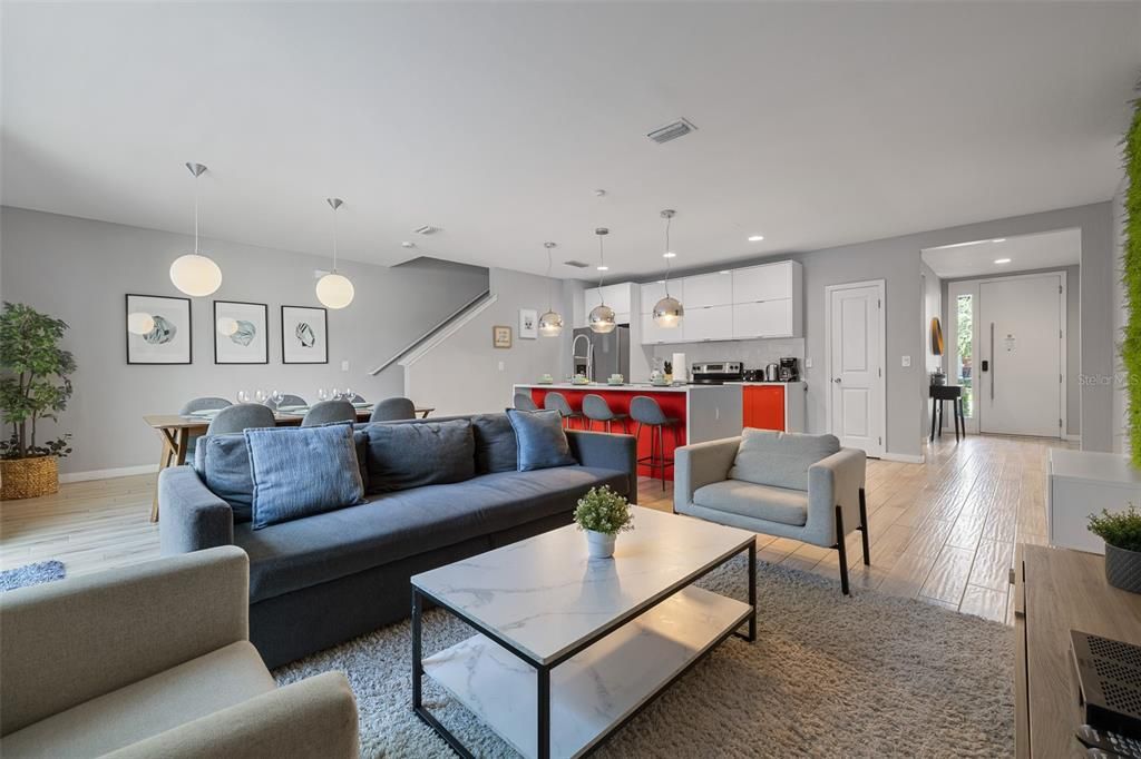 En Venta: $415,000 (4 camas, 3 baños, 1778 Pies cuadrados)