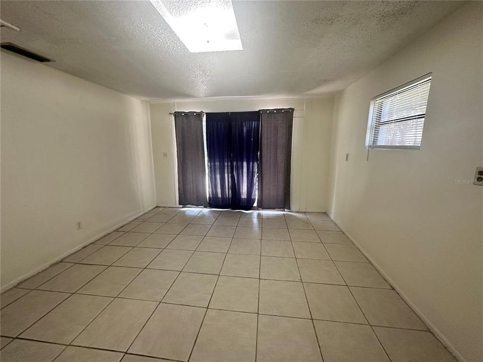 En Renta: $1,800 (4 camas, 3 baños, 1632 Pies cuadrados)