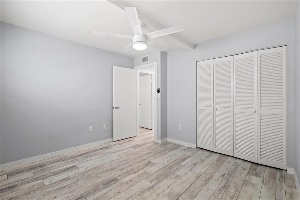 For Sale: $210,000 (2 beds, 1 baths, 783 Square Feet)