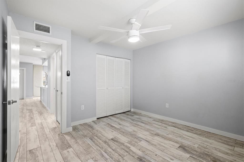 For Sale: $210,000 (2 beds, 1 baths, 783 Square Feet)