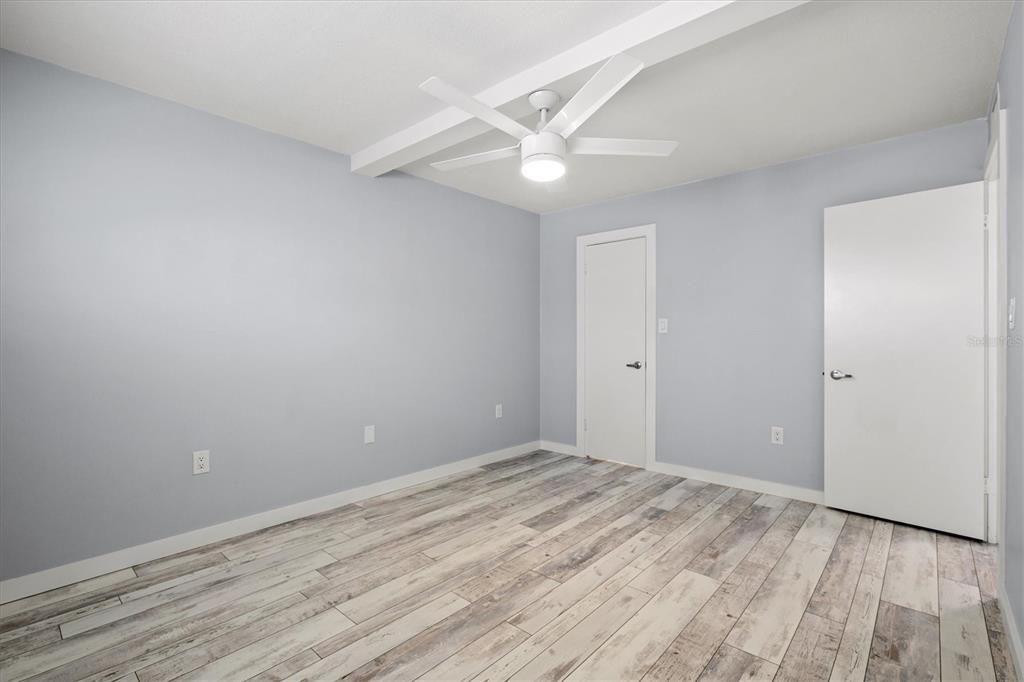 For Sale: $210,000 (2 beds, 1 baths, 783 Square Feet)