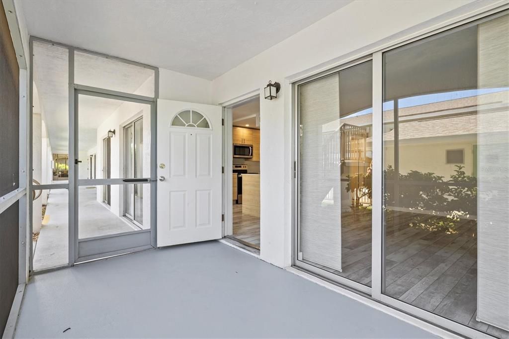 For Sale: $210,000 (2 beds, 1 baths, 783 Square Feet)