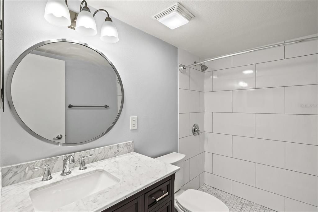 For Sale: $210,000 (2 beds, 1 baths, 783 Square Feet)