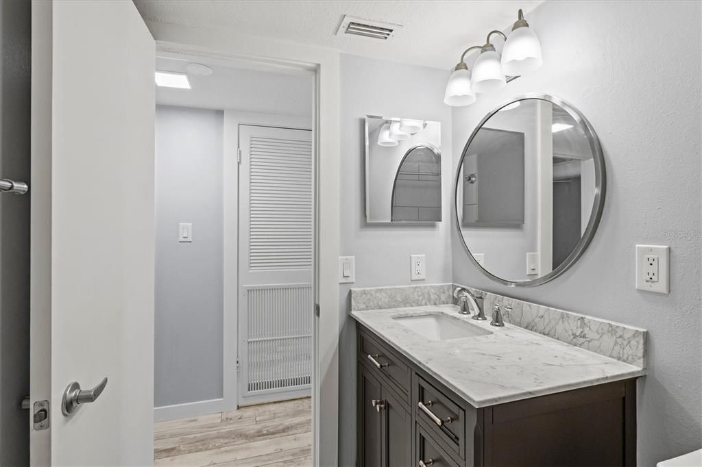 For Sale: $210,000 (2 beds, 1 baths, 783 Square Feet)