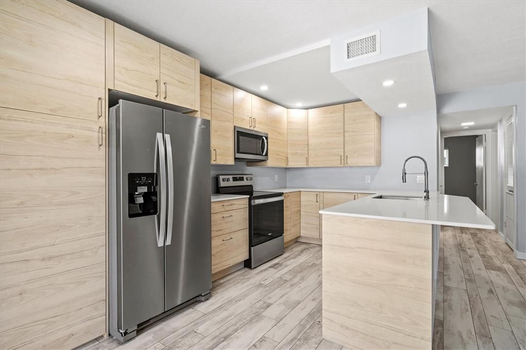 For Sale: $210,000 (2 beds, 1 baths, 783 Square Feet)