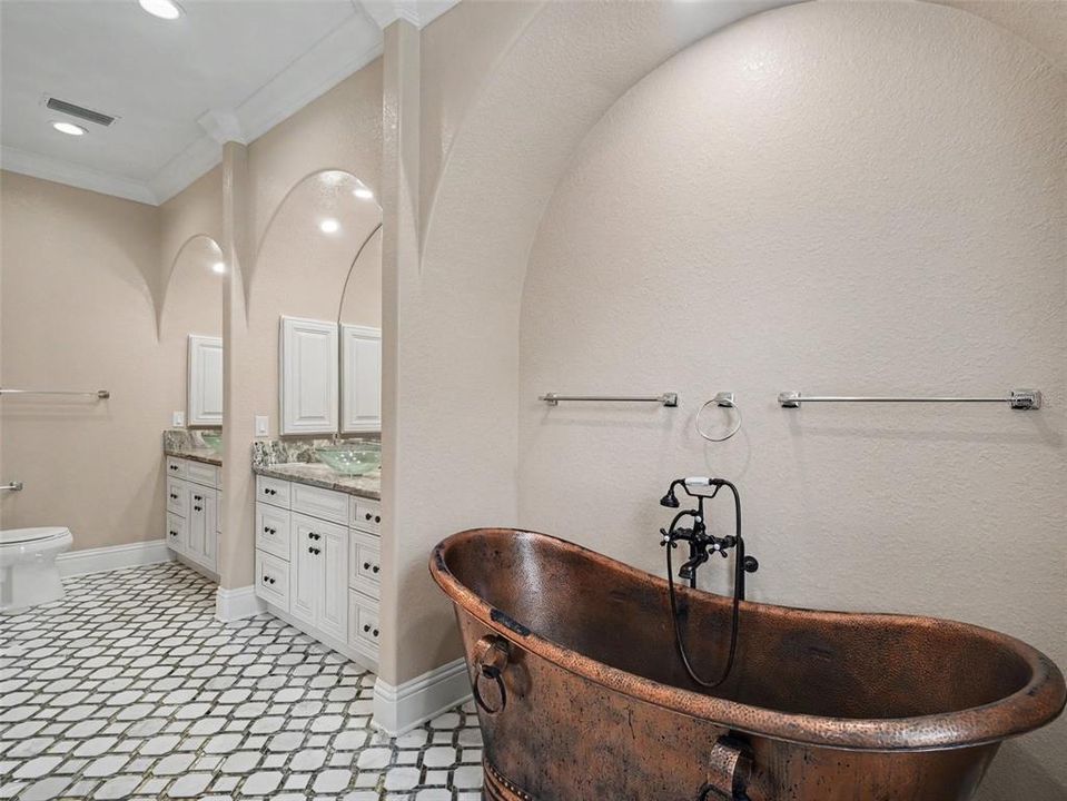 For Sale: $359,950 (3 beds, 2 baths, 2128 Square Feet)