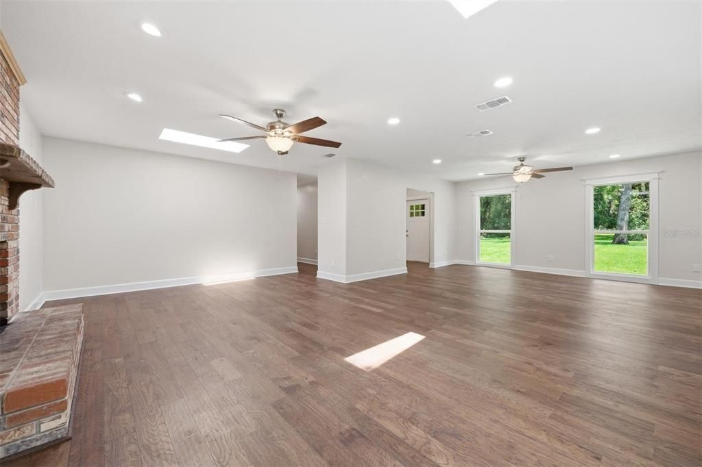 For Sale: $624,900 (5 beds, 3 baths, 2754 Square Feet)