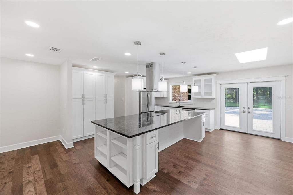 For Sale: $624,900 (5 beds, 3 baths, 2754 Square Feet)