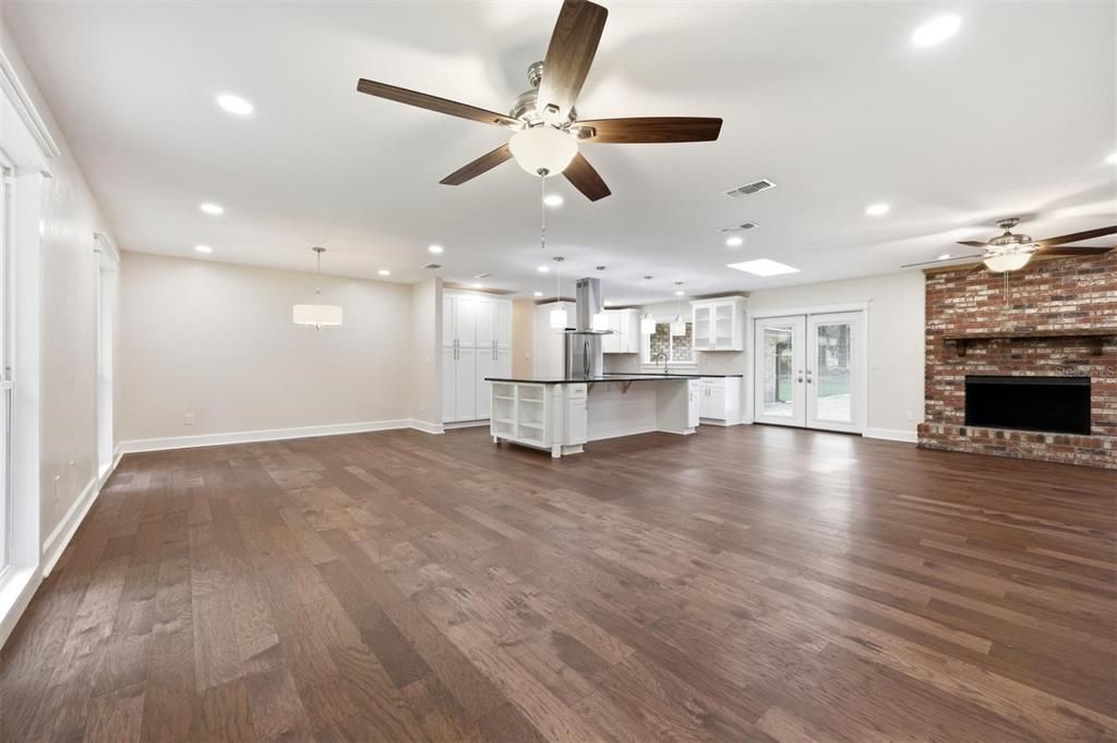 For Sale: $624,900 (5 beds, 3 baths, 2754 Square Feet)